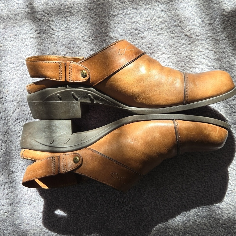 Women's Tan Leather Slingback Shoes - Picture 3 of 6
